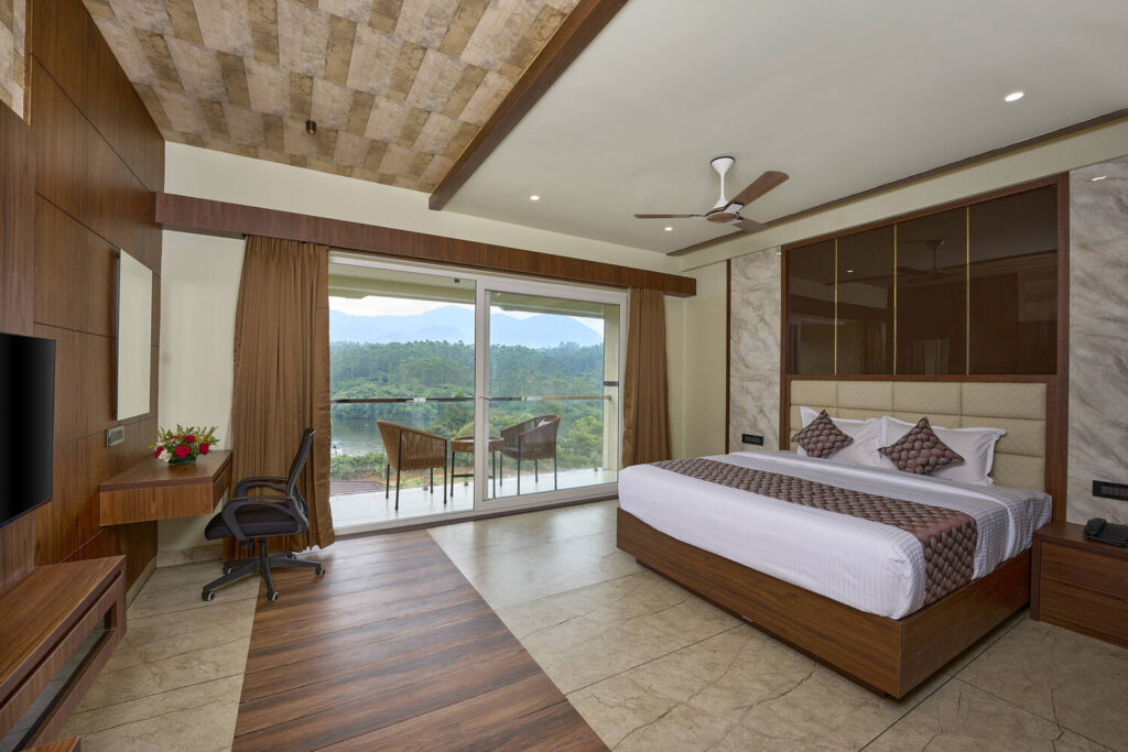 Eve Munnar, Premium Room with Lake View