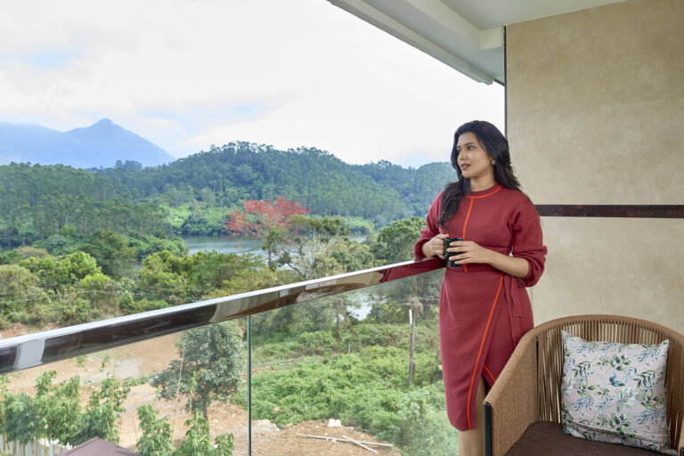 Eve Munnar, Premium Room with Lake View